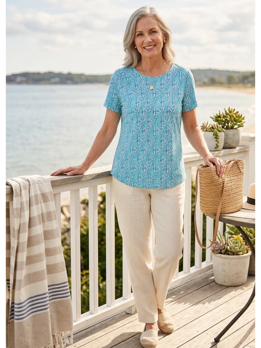 Lulu-B Short Sleeve UPF 50 Crew Neck Tropical Palm Shirt Size L Coastal Grandma